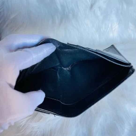 Authentic Vintage Gucci Leather Bifold Wallet - Picture 10 of 13